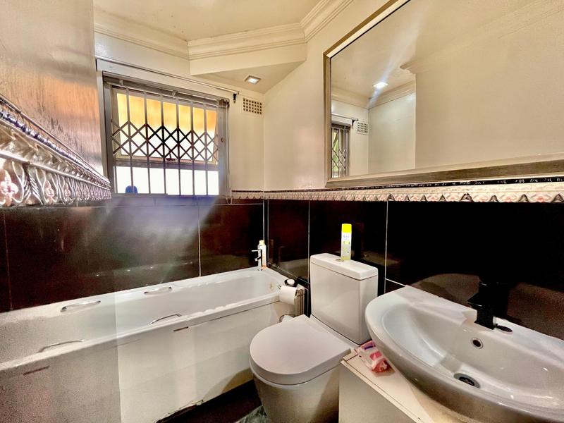 4 Bedroom Property for Sale in Rocklands Western Cape